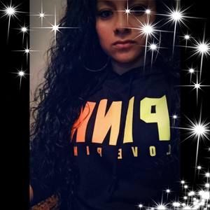 Meet your Posher, Lucy